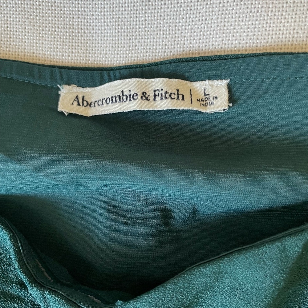 Abercrombie & Fitch Dark Green Off-Shoulder Blouse size large - Picture 2 of 2
